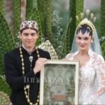 Viral! Ariel NOAH Berfoto Bersama Luna Maya pada Hari Pernikahannya dengan Maxime Bouttier