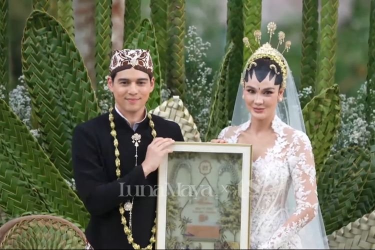 Viral! Ariel NOAH Berfoto Bersama Luna Maya pada Hari Pernikahannya dengan Maxime Bouttier