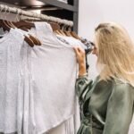 5 Karakteristik Orang yang Lebih Senang Berbelanja di Toko Daripada Online Shop